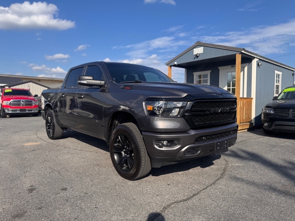 RAM 1500 Big Horn Crew Cab SWB 4WD 2022