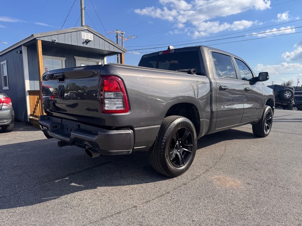 RAM 1500 Big Horn Crew Cab SWB 4WD 2022
