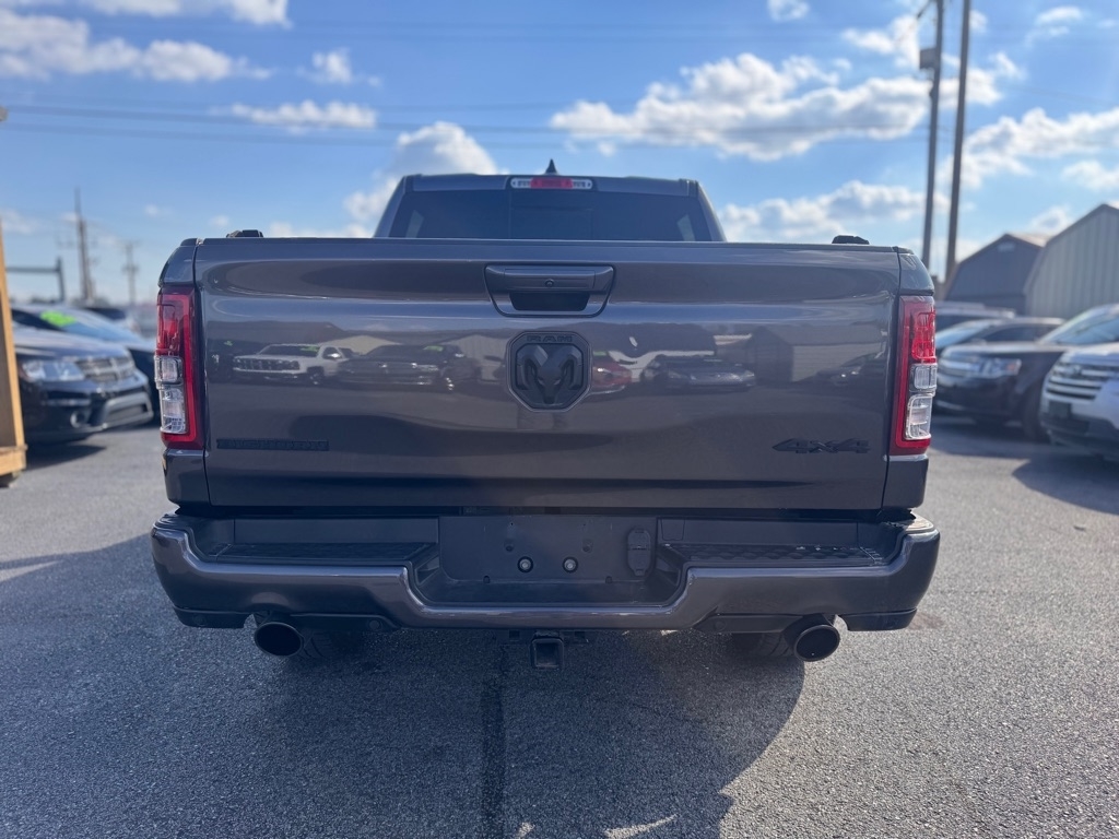 RAM 1500 Big Horn Crew Cab SWB 4WD 2022