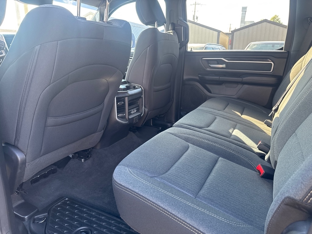 RAM 1500 Big Horn Crew Cab SWB 4WD 2022