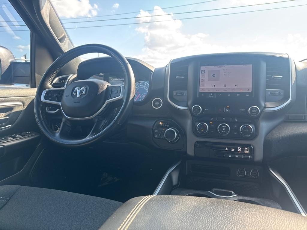 RAM 1500 Big Horn Crew Cab SWB 4WD 2022