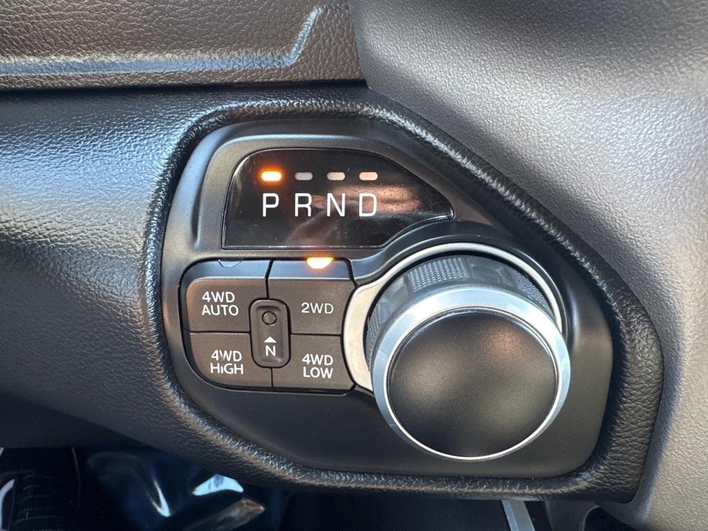 RAM 1500 Big Horn Crew Cab SWB 4WD 2022