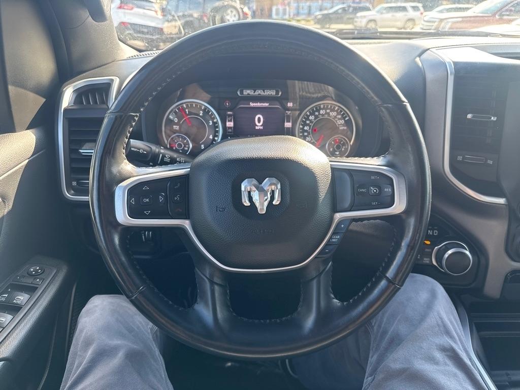 RAM 1500 Big Horn Crew Cab SWB 4WD 2022