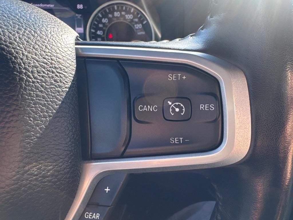 RAM 1500 Big Horn Crew Cab SWB 4WD 2022