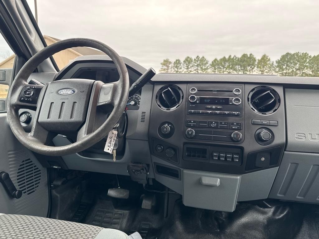 Ford Super Duty F-250 SRW XL Crew Cab 2WD 2015