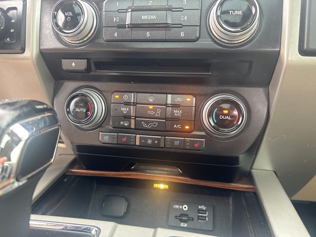 Ford F-150 XL SuperCrew 5.5-ft. Bed 4WD 2015