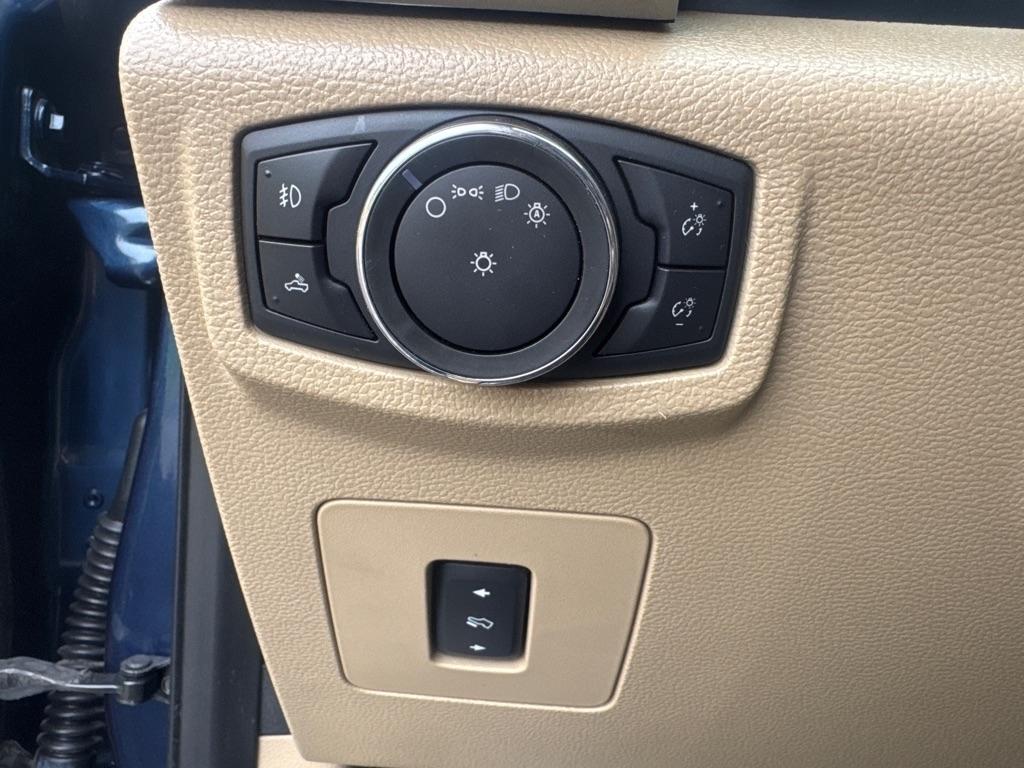 Ford F-150 XL SuperCrew 5.5-ft. Bed 4WD 2015