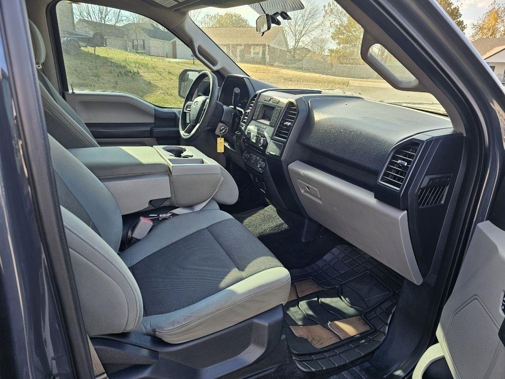 Ford F-150 XL SuperCrew 5.5-ft. Bed 2WD 2016