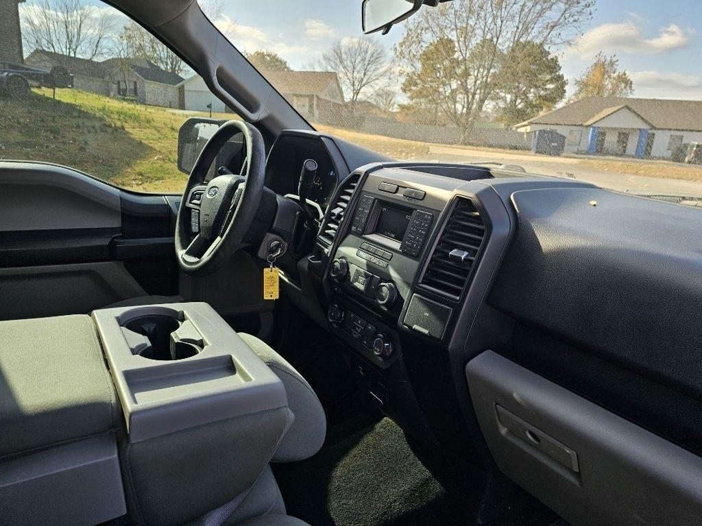 Ford F-150 XL SuperCrew 5.5-ft. Bed 2WD 2016