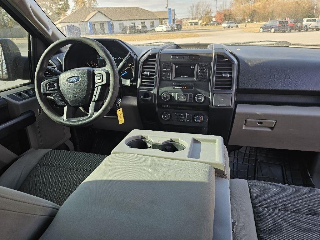 Ford F-150 XL SuperCrew 5.5-ft. Bed 2WD 2016