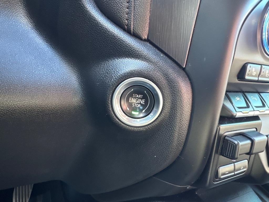 GMC Sierra 1500 AT4 Crew Cab Long Box 4WD 2019