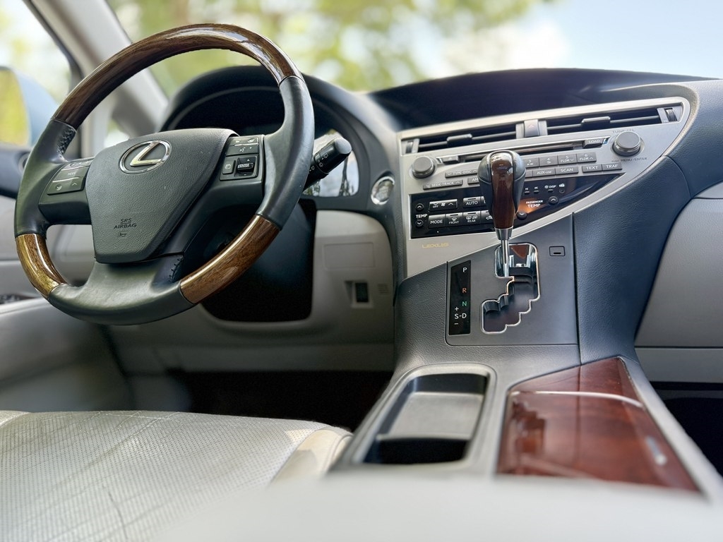 Lexus RX 350 FWD 2011