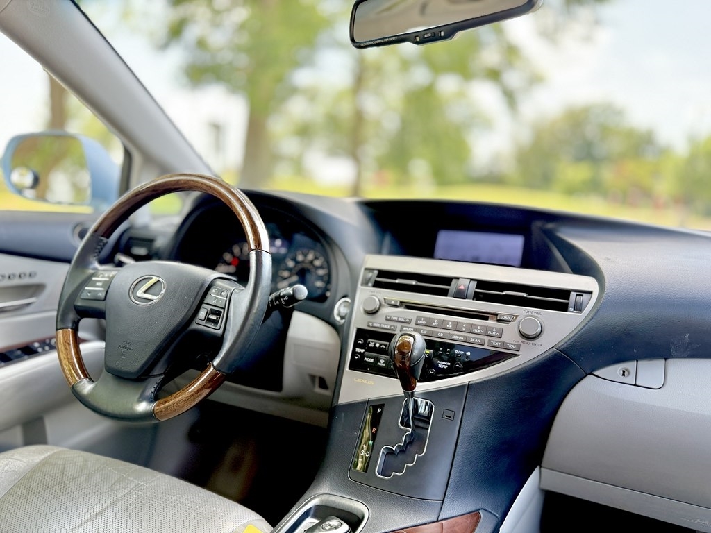 Lexus RX 350 FWD 2011
