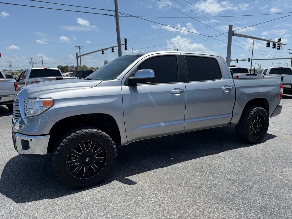 Toyota Tundra Limited 5.7L FFV CrewMax 4WD 2017