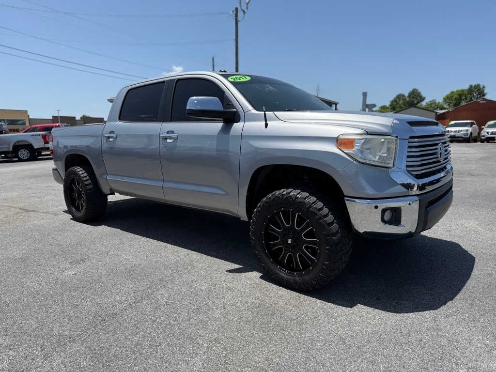 Toyota Tundra Limited 5.7L FFV CrewMax 4WD 2017