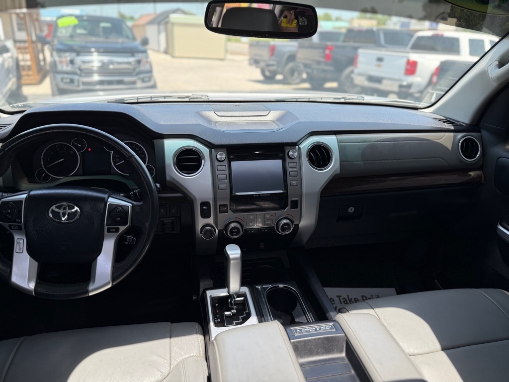 Toyota Tundra Limited 5.7L FFV CrewMax 4WD 2017