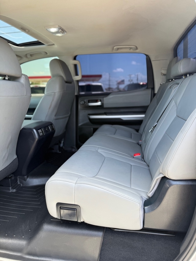 Toyota Tundra Limited 5.7L FFV CrewMax 4WD 2017