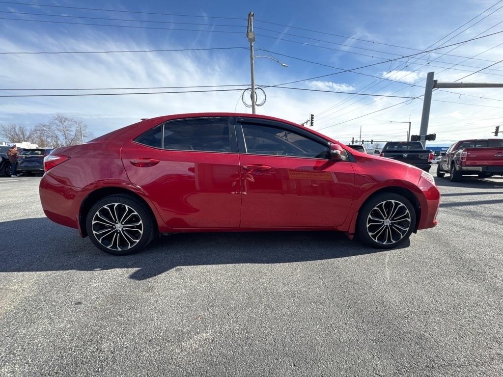 Toyota Corolla L 4-Speed AT 2016