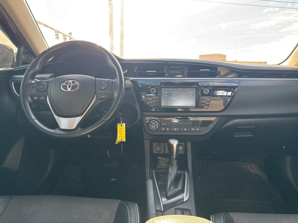 Toyota Corolla L 4-Speed AT 2016