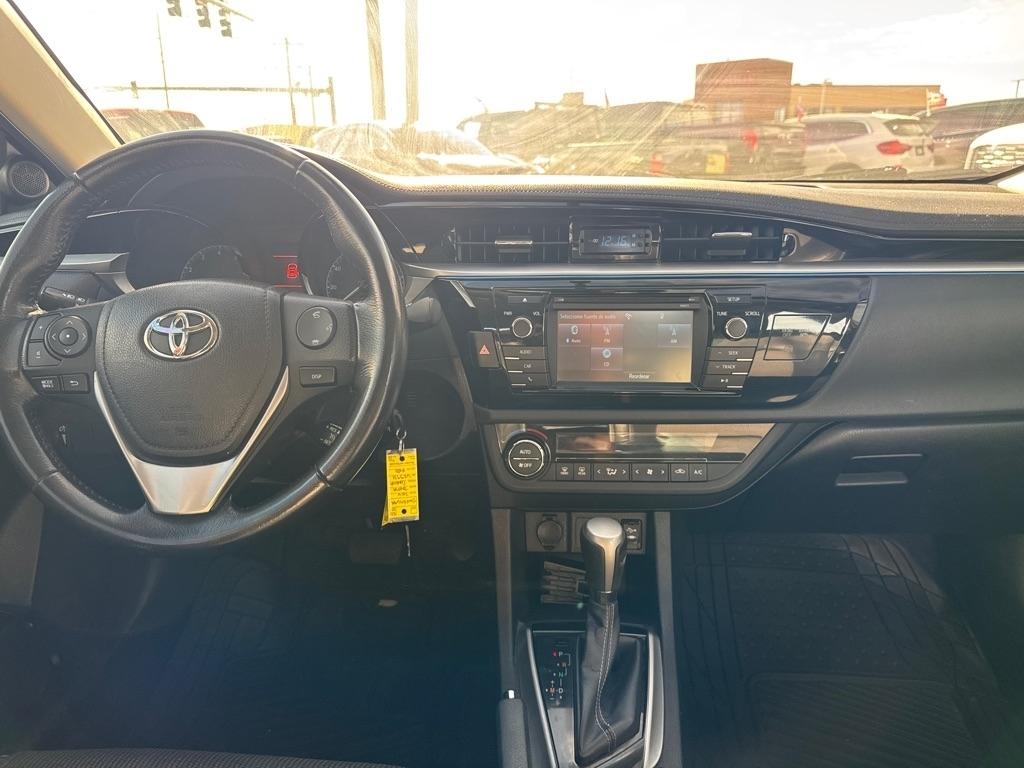 Toyota Corolla L 4-Speed AT 2016