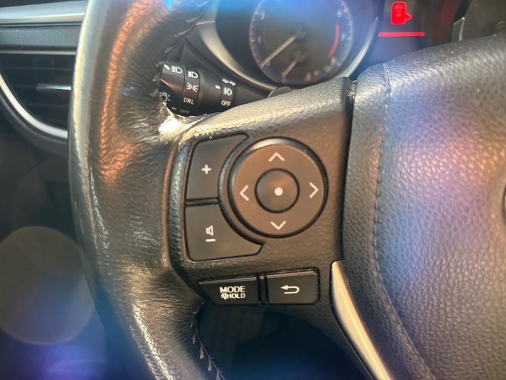 Toyota Corolla L 4-Speed AT 2016