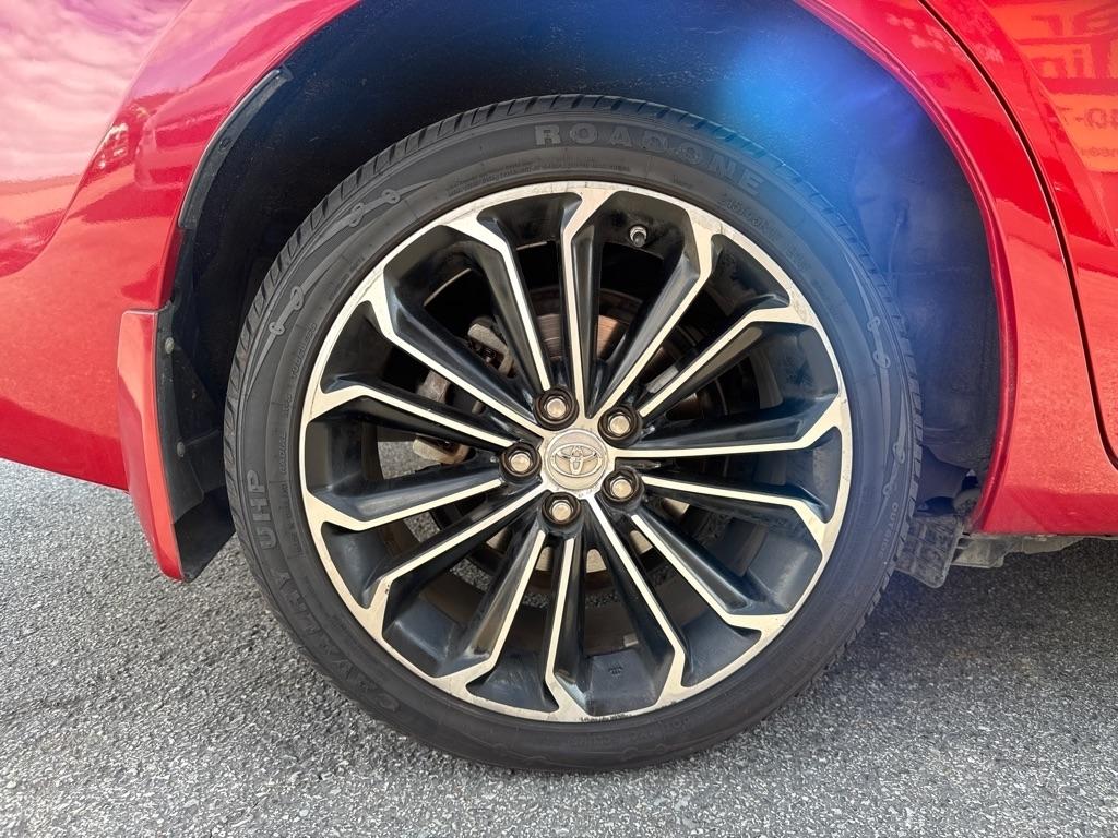 Toyota Corolla L 4-Speed AT 2016