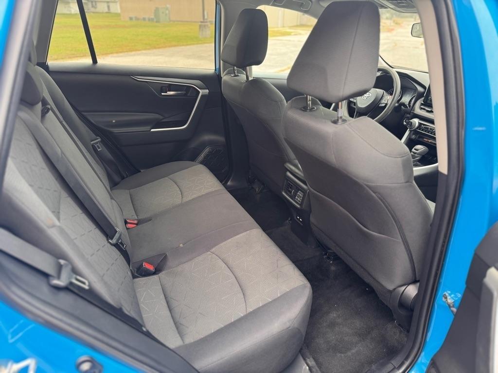 Toyota RAV4 XLE 2021