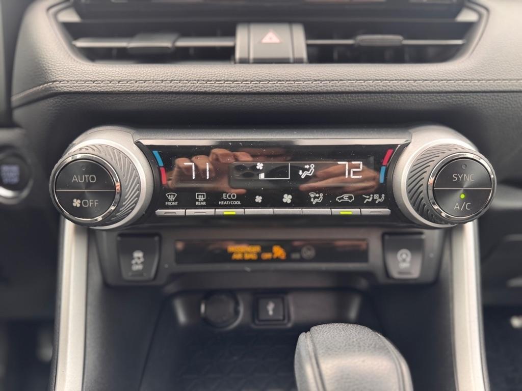 Toyota RAV4 XLE 2021