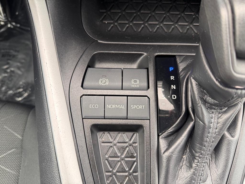 Toyota RAV4 XLE 2021