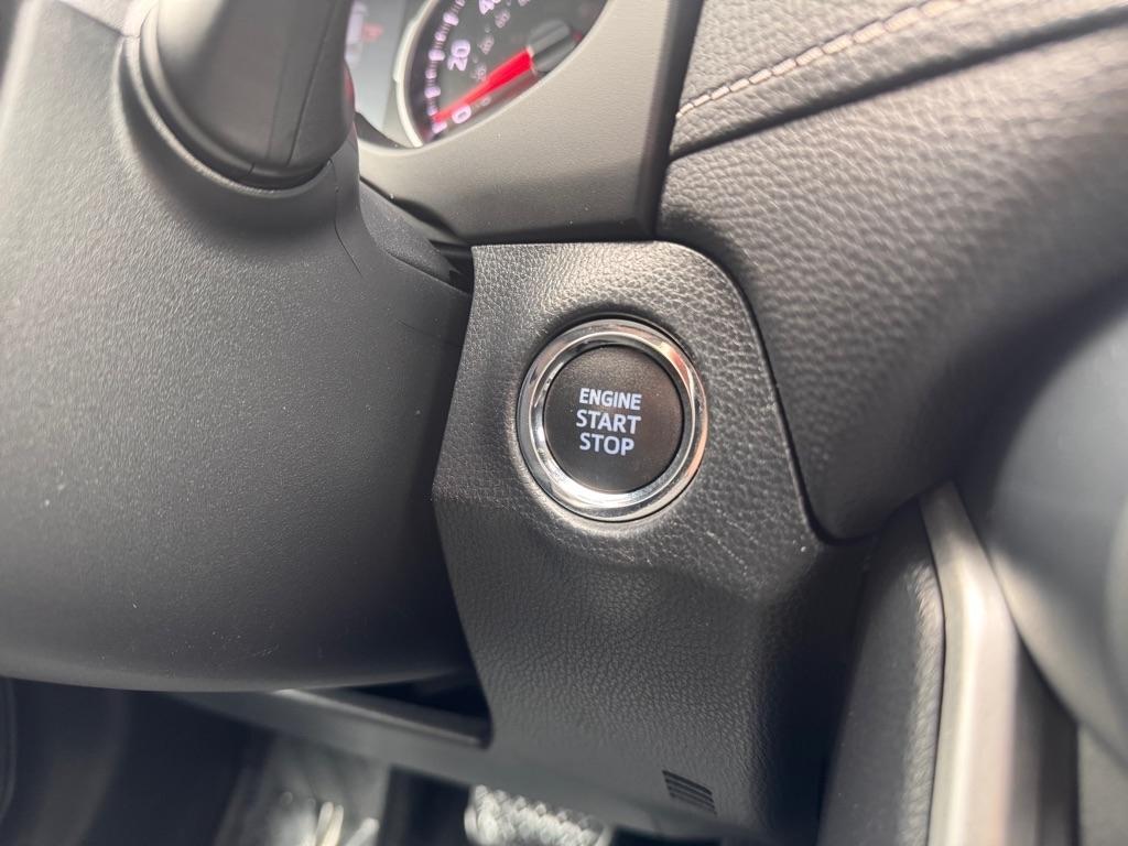 Toyota RAV4 XLE 2021