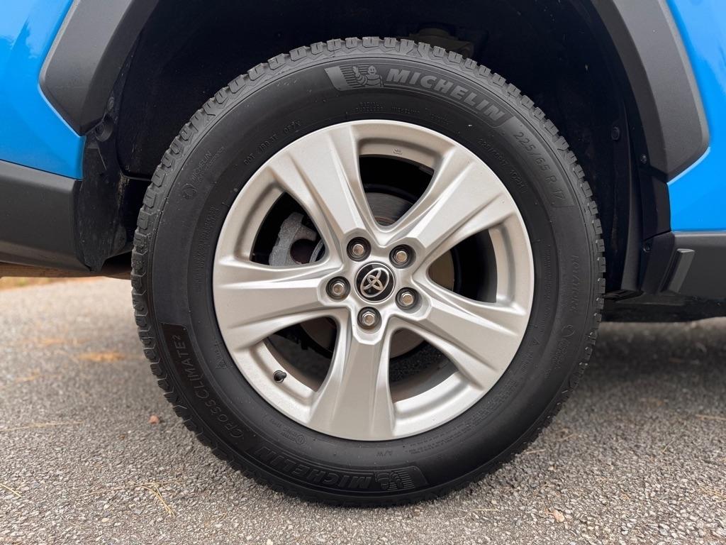 Toyota RAV4 XLE 2021