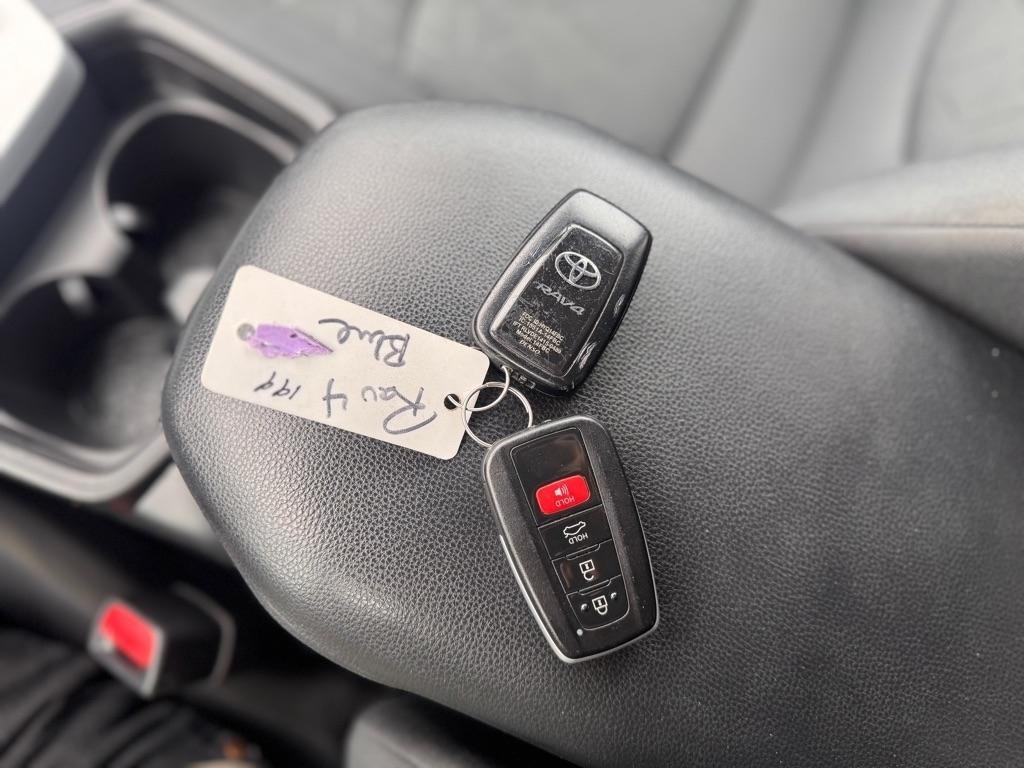 Toyota RAV4 XLE 2021