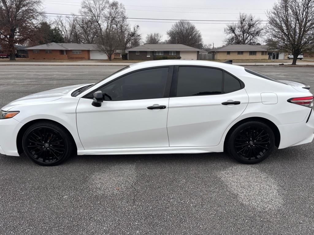 Toyota Camry SE 2019