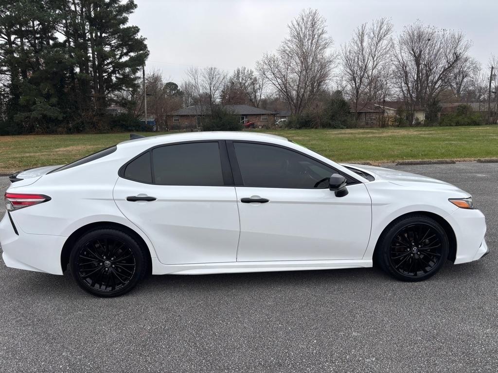 Toyota Camry SE 2019