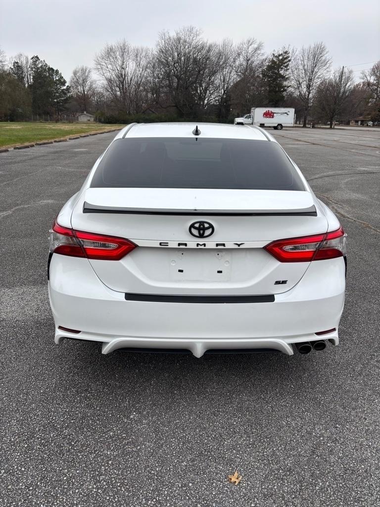 Toyota Camry SE 2019