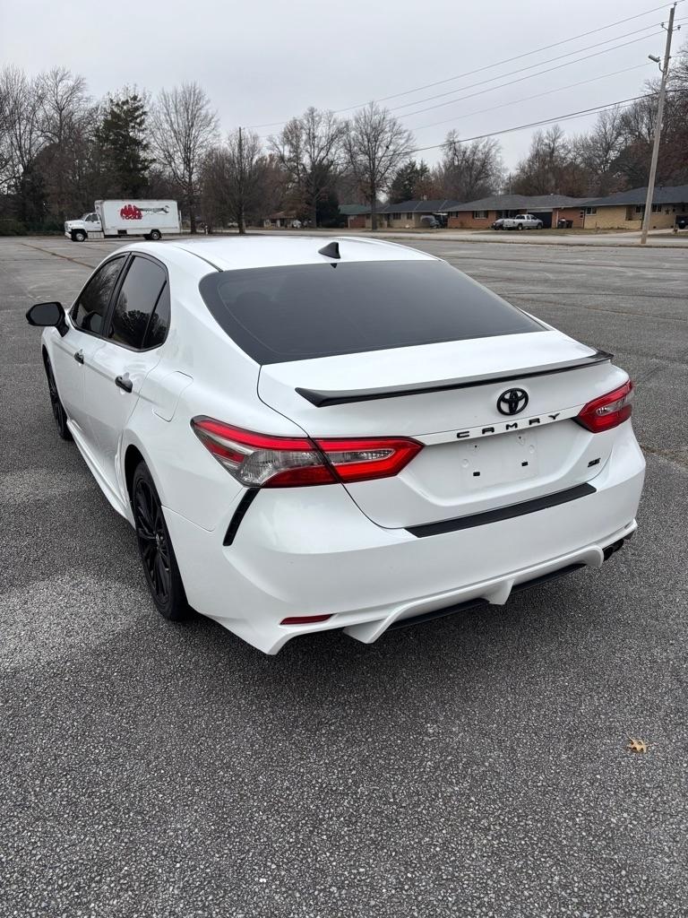 Toyota Camry SE 2019