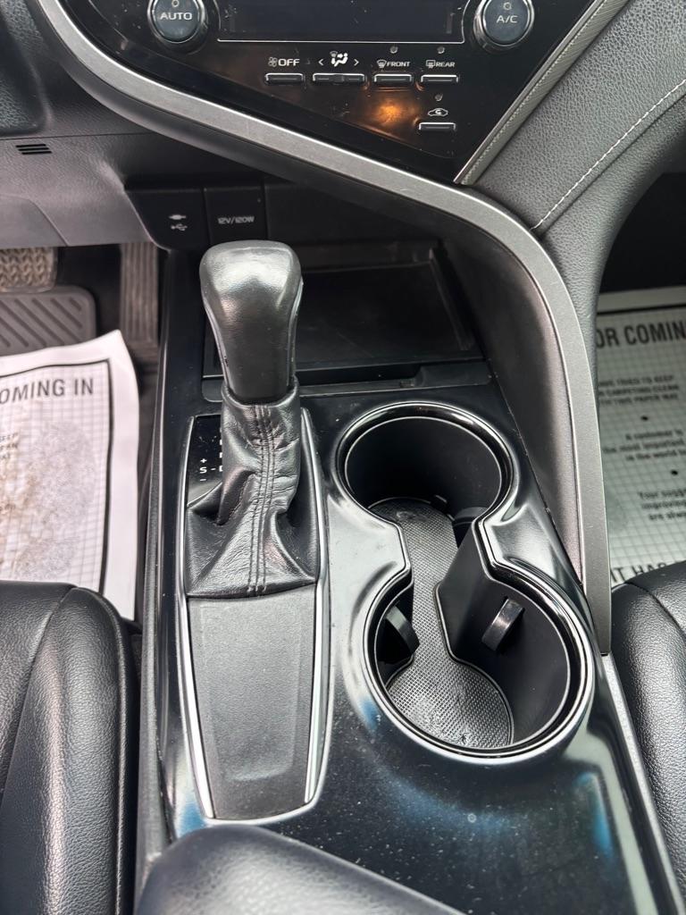 Toyota Camry SE 2019