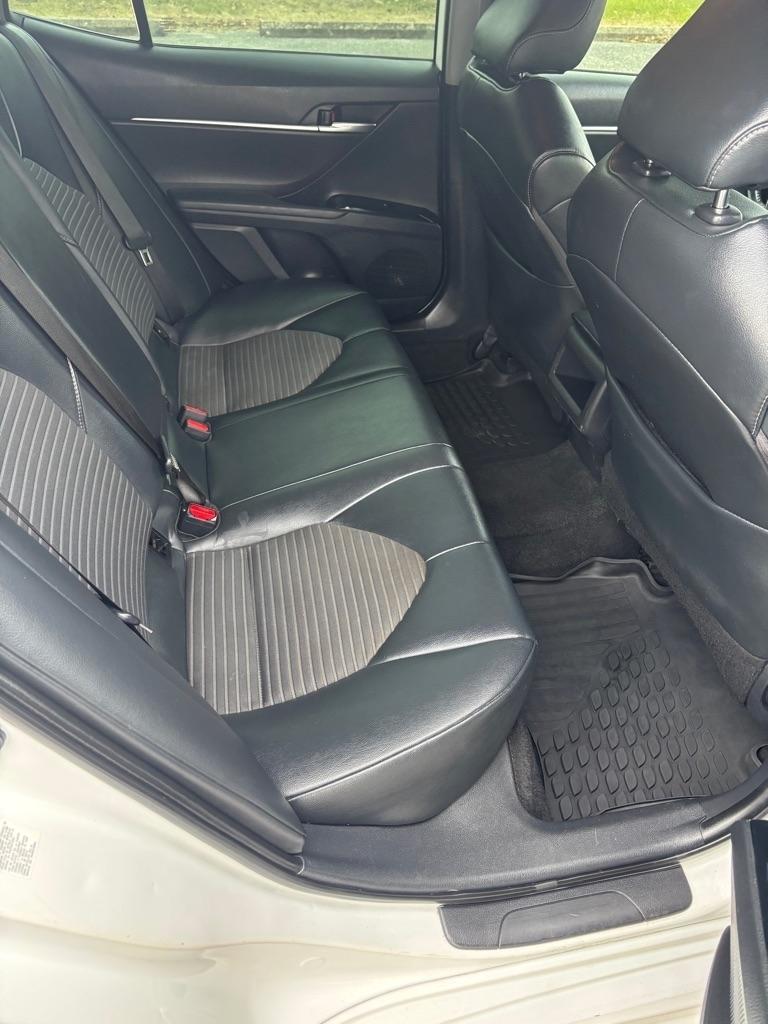 Toyota Camry SE 2019