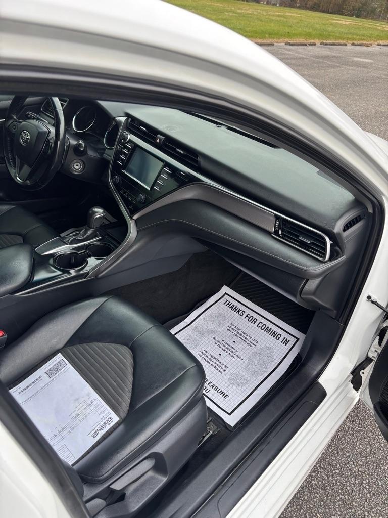 Toyota Camry SE 2019