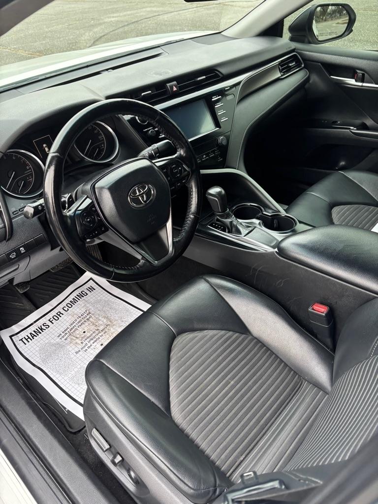 Toyota Camry SE 2019