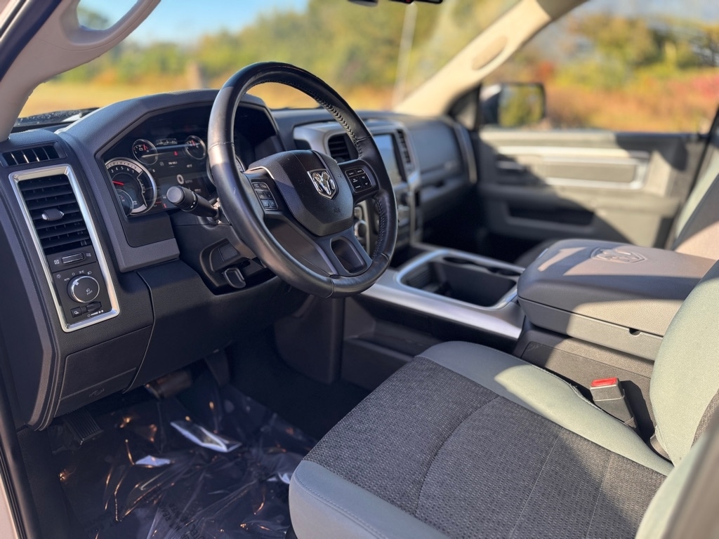 RAM 1500 SLT Crew Cab SWB 4WD 2018