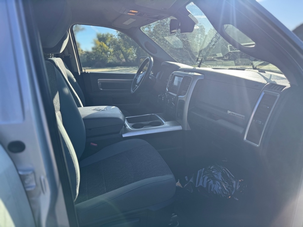 RAM 1500 SLT Crew Cab SWB 4WD 2018