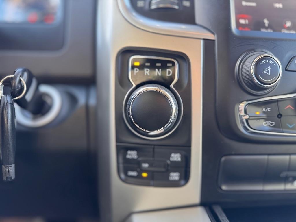 RAM 1500 SLT Crew Cab SWB 4WD 2018