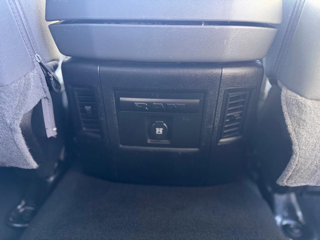 RAM 1500 SLT Crew Cab SWB 4WD 2018