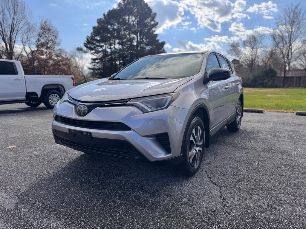 Toyota RAV4 LE AWD 2017