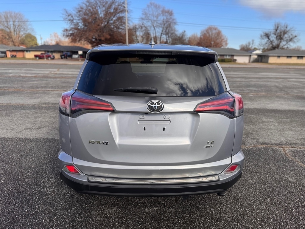Toyota RAV4 LE AWD 2017