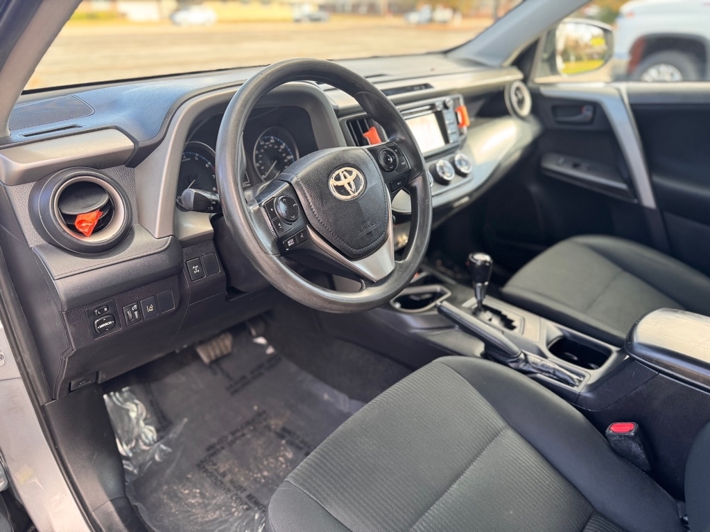 Toyota RAV4 LE AWD 2017