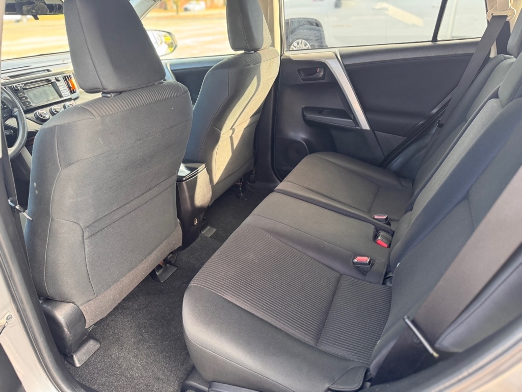 Toyota RAV4 LE AWD 2017