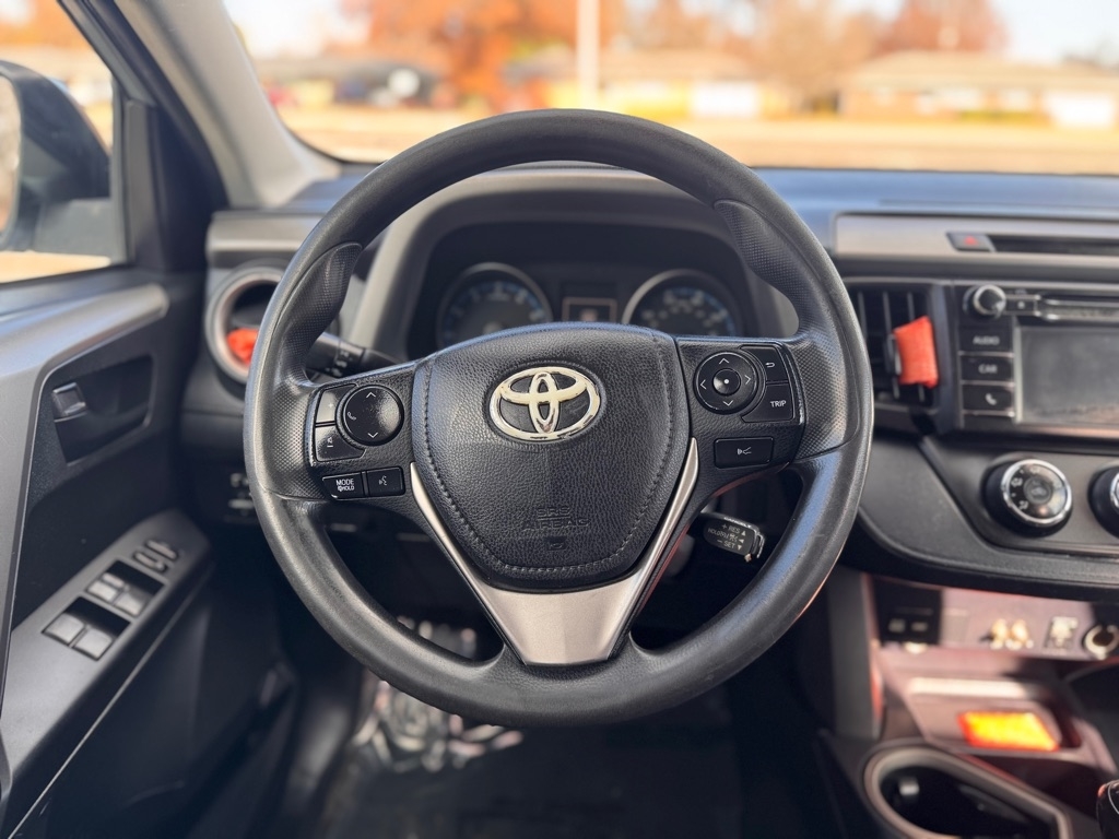 Toyota RAV4 LE AWD 2017