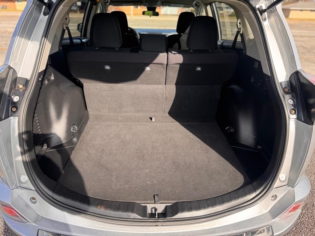 Toyota RAV4 LE AWD 2017